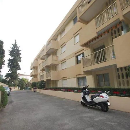 Grand Calme Avec Parking Prive *