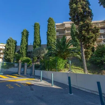 Apartment Grand Calme Avec Parking Prive *
